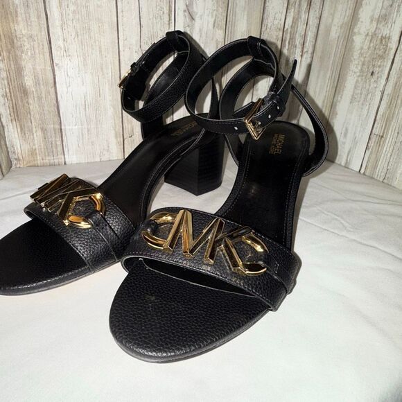 Michael Kors Reed Sandal Black Leather Gold MK Logo Block Heel Size 7.5M | New W - Picture 5 of 15